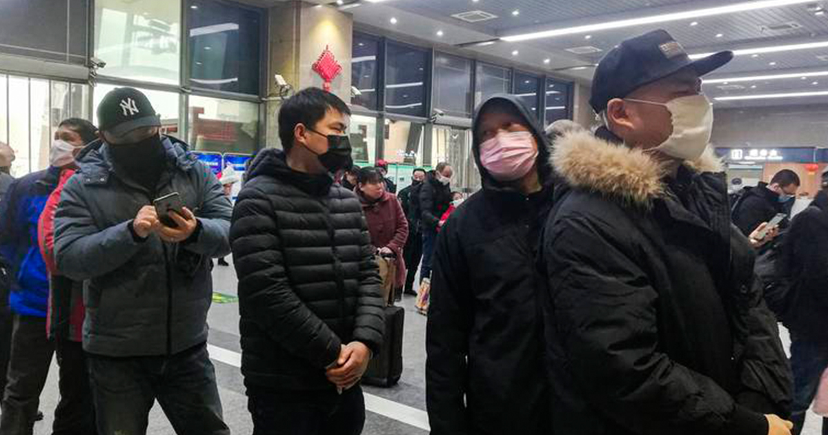 Wuhan se aísla del mundo para detener epidemia del coronavirus