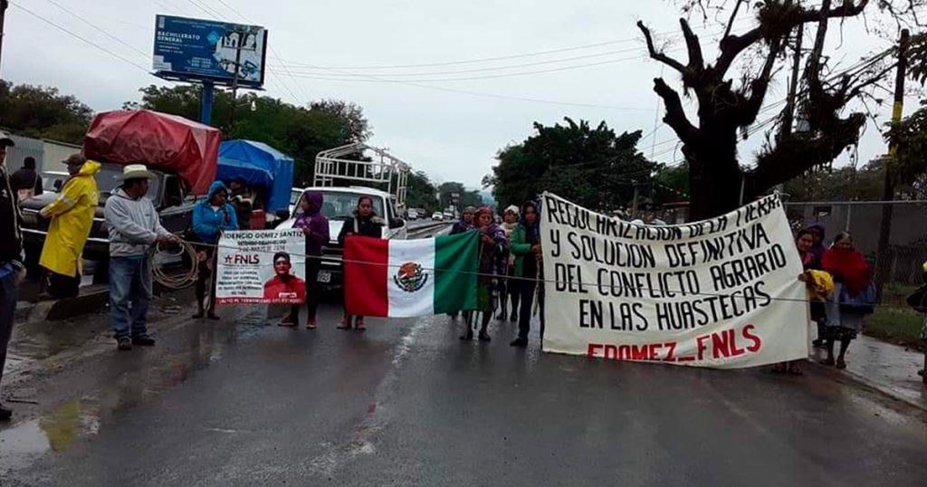 Bloquean carretera en San Diego