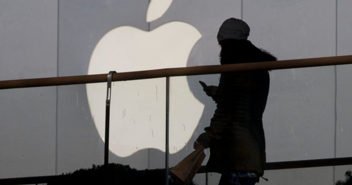 FBI pide a Apple extraer datos de teléfono de sospechoso
