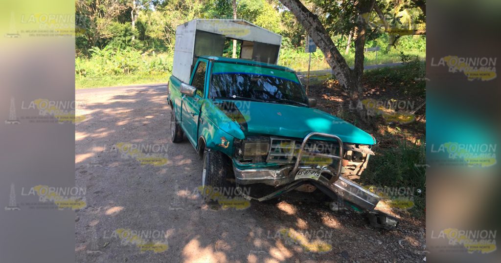 Encontronazo de Tsuru contra camioneta