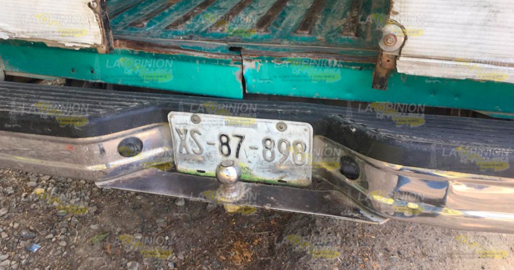 Encontronazo de Tsuru contra camioneta