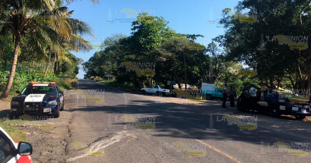 Encontronazo de Tsuru contra camioneta