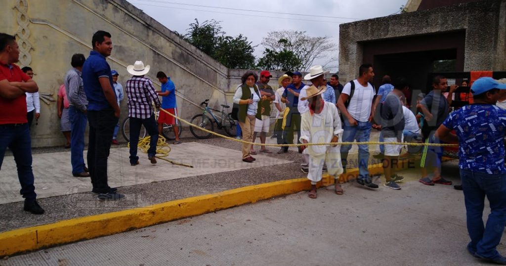 Bloquean el paso a la zona arqueológica el Tajín