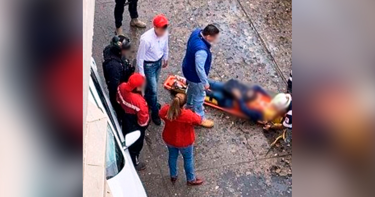 Repartidor de pollos acelerado pasó arrollar a una mujer en Martínez de la Torre