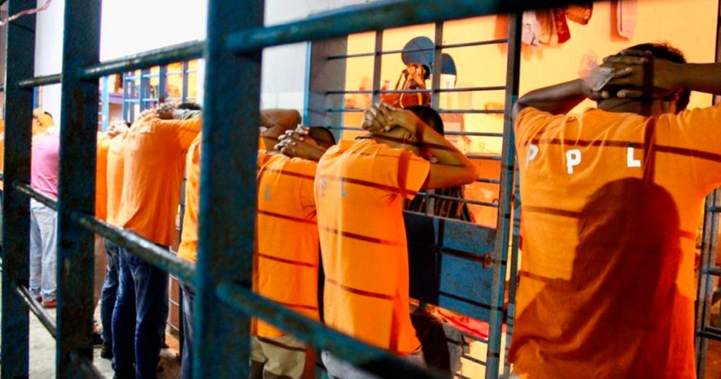 Les cae revisión al Cereso de Tuxpan