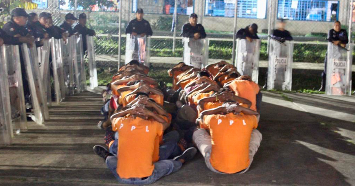 Les cae revisión al Cereso de Tuxpan