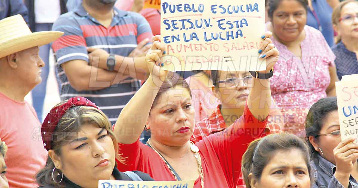 Agremiados del SETSUV exigen aumento salarial del 20%