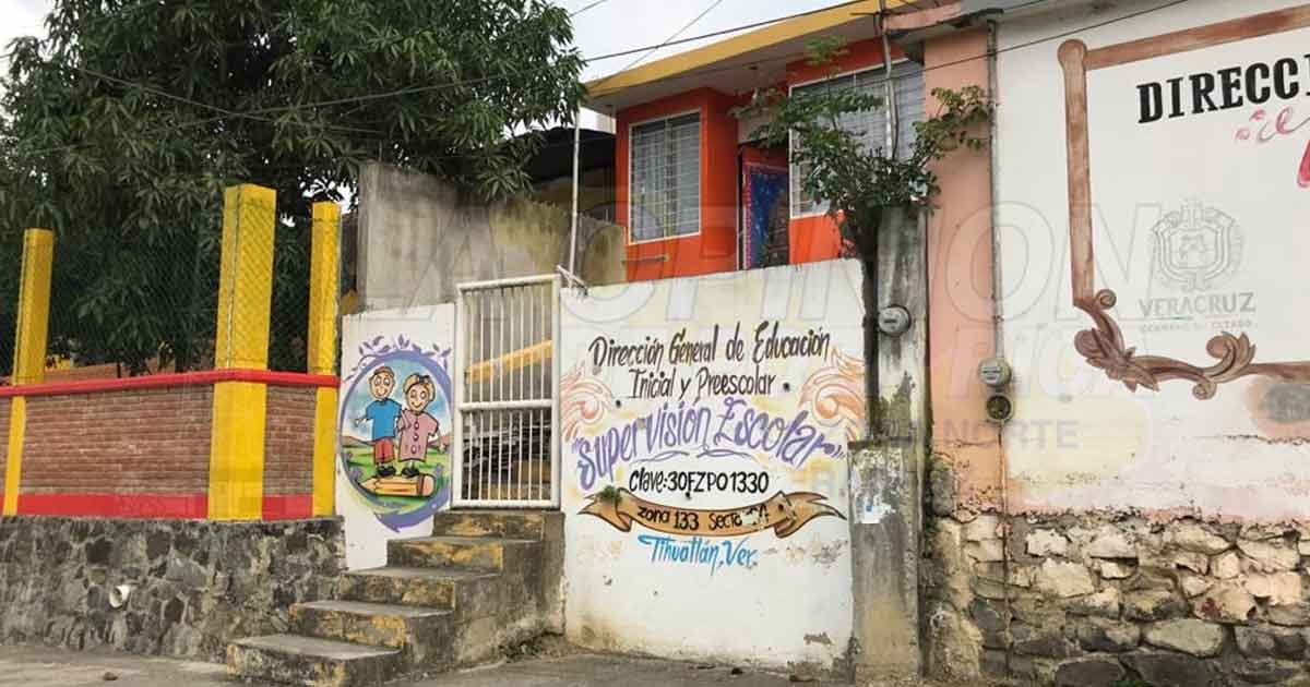 En la localidad de las Palmas, padres de familia exigen la asignación de docente