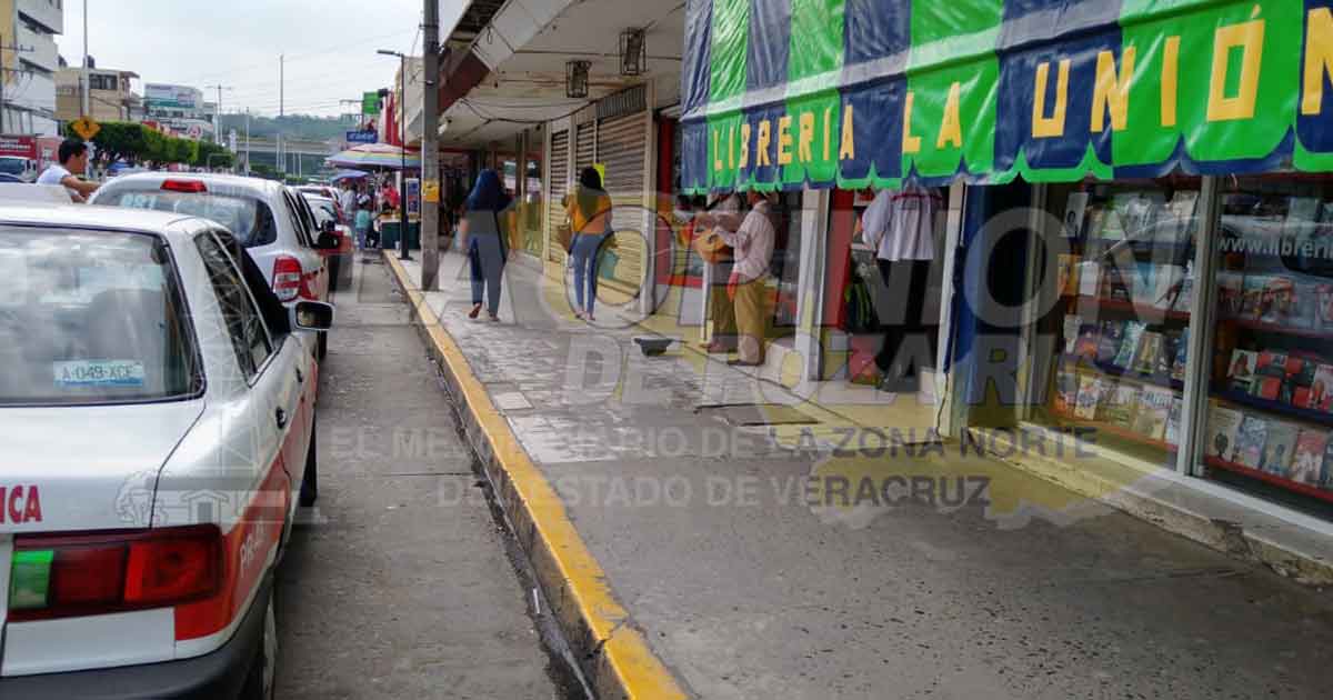 Cuesta de enero pega también a ambulantes; levantan sus puestos