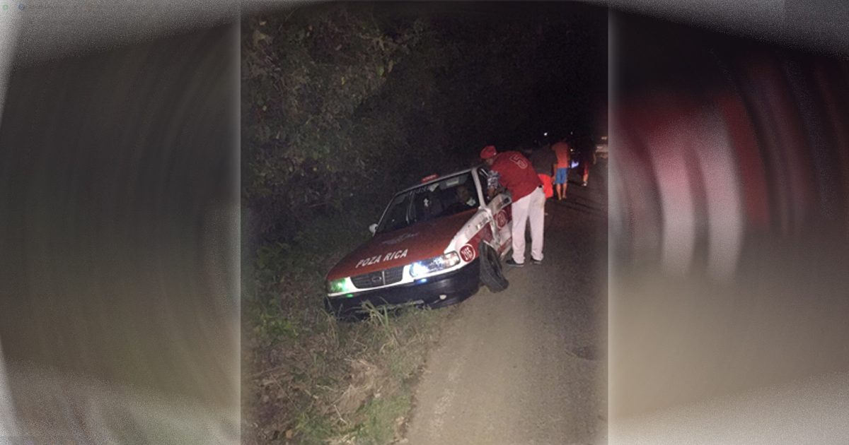 Choca camioneta contra Taxi en Cazones