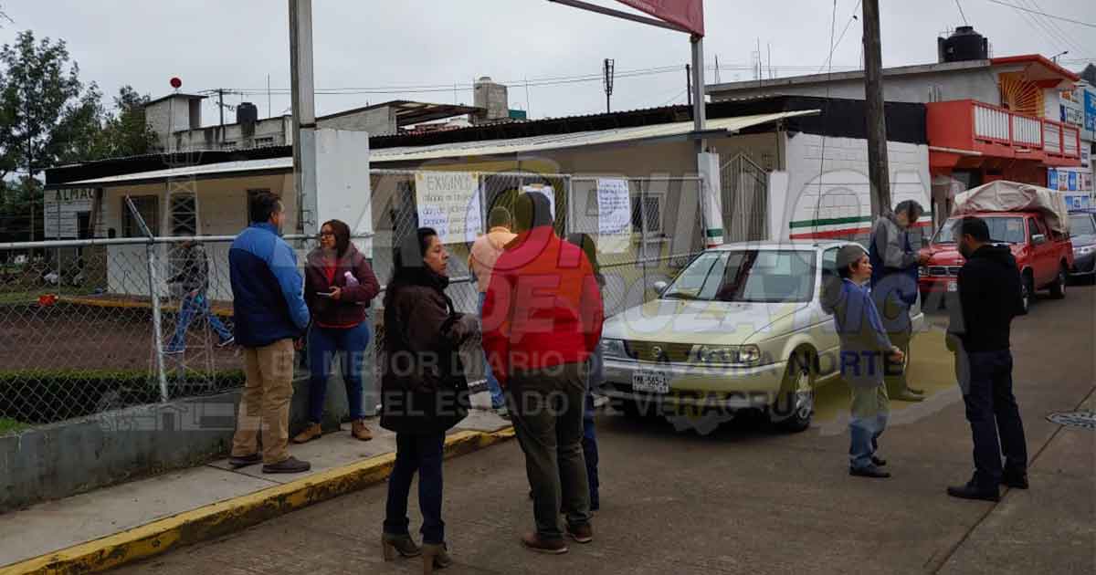 Austeridad golpea a Conafor, toman instalaciones