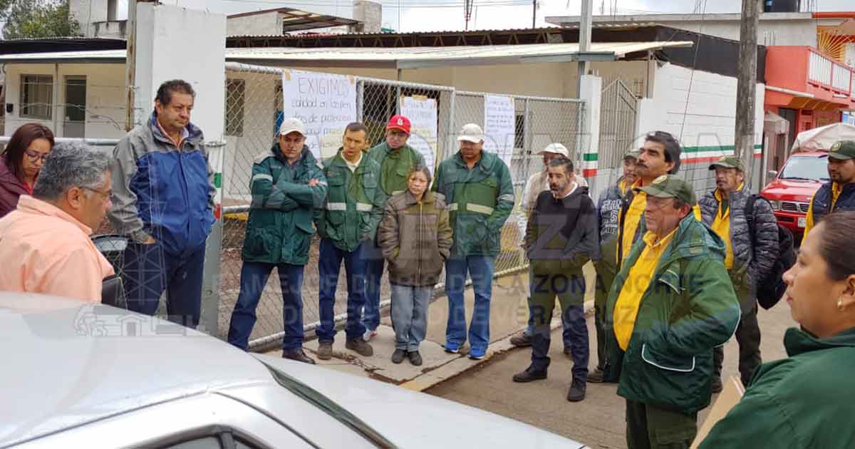 Austeridad golpea a Conafor, toman instalaciones