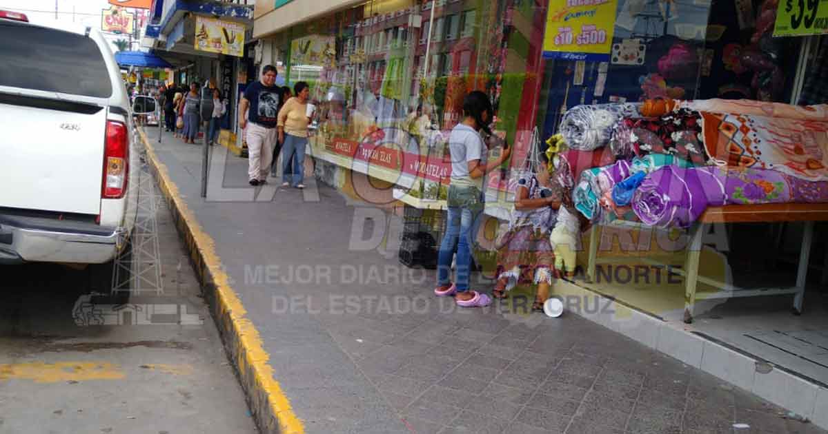 Cuesta de enero pega también a ambulantes; levantan sus puestos