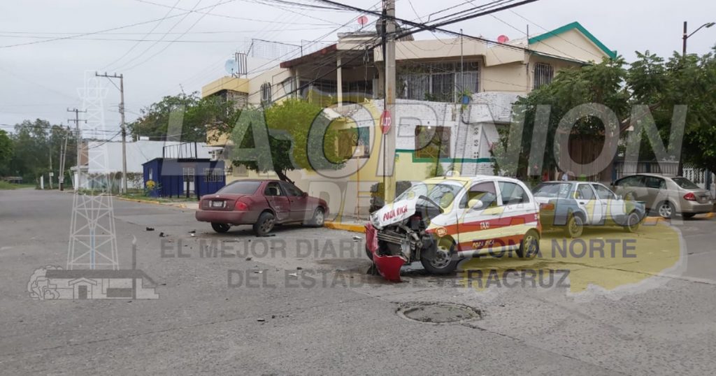 Encontronazo en la colonia 27 de Septiembre en Poza Rica