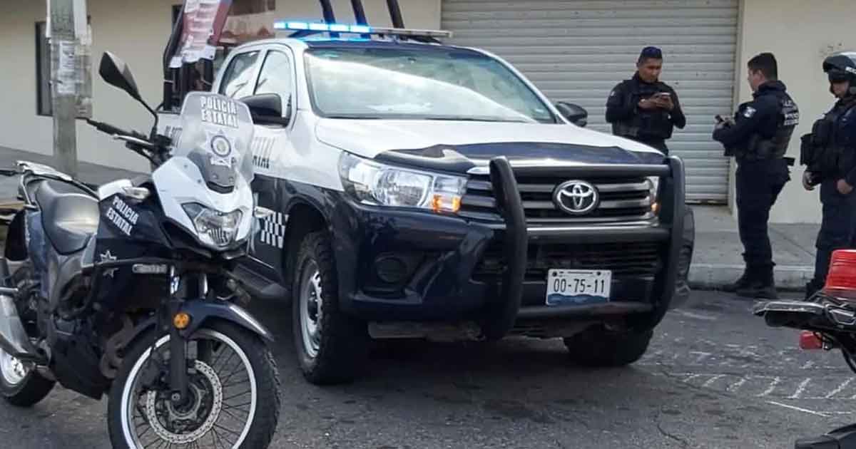 Roban 10 millones de pesos vestidos de empleados de CFE
