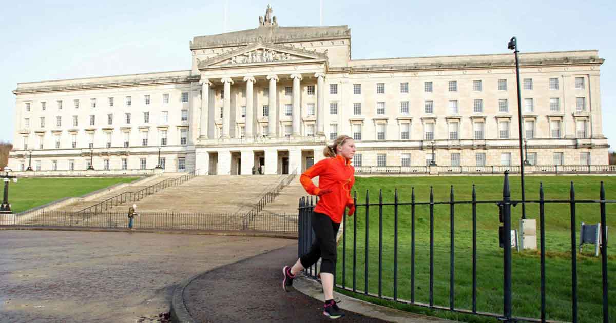 Irlanda del Norte supera tres años de bloqueo y recupera su autonomía política