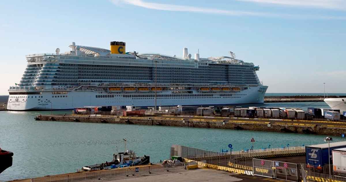 'Frenan' en Roma crucero con 7 mil personas por sospechas de coronavirus