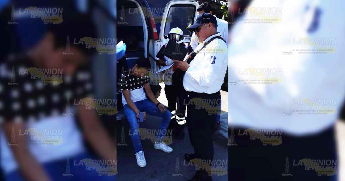 Conductor embiste a un joven motociclista