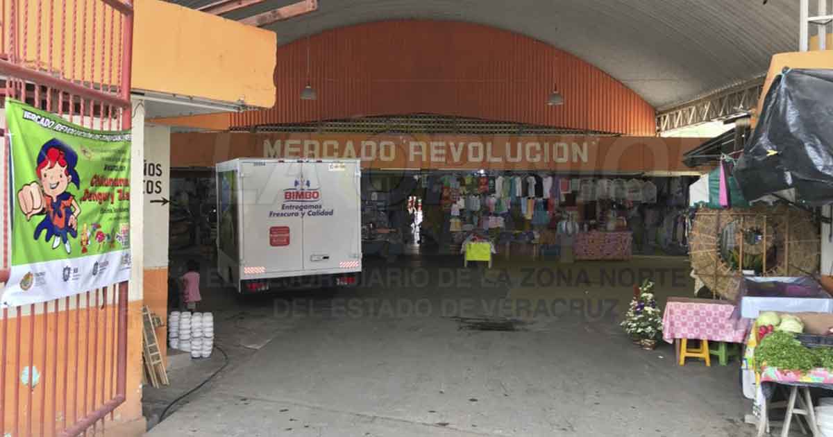Comerciantes deberán de cubrir refrendos atrasados