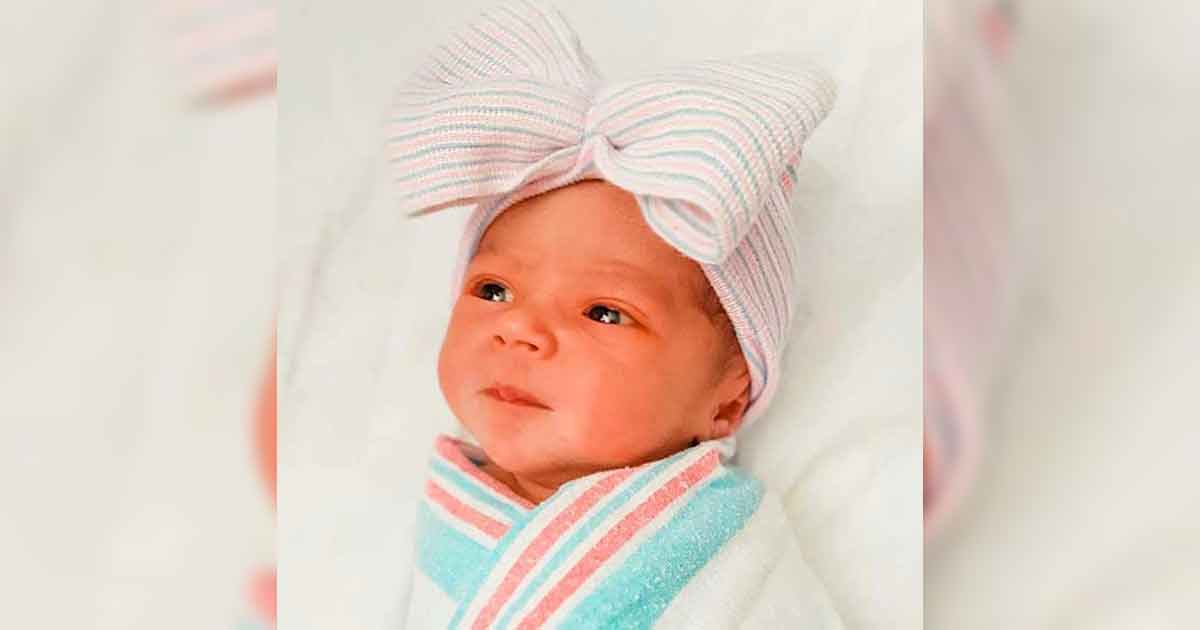 Claudia Álvarez y Billy Rovzar comparten la primera fotografía de su bebé