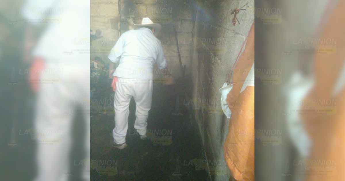 Fuego acaba con una vivienda en Filomeno Mata