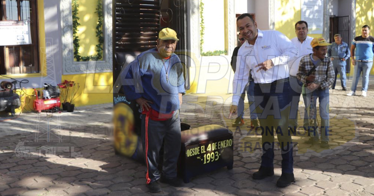 Reconocen labor de personajes emblemáticos en Tihuatlán