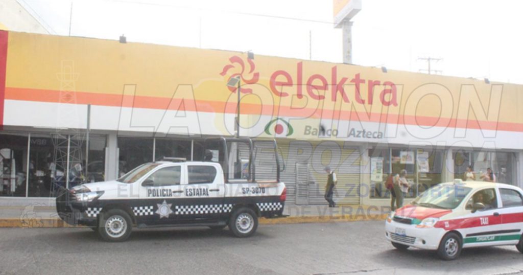 Roban en tienda Elektra de Poza Rica