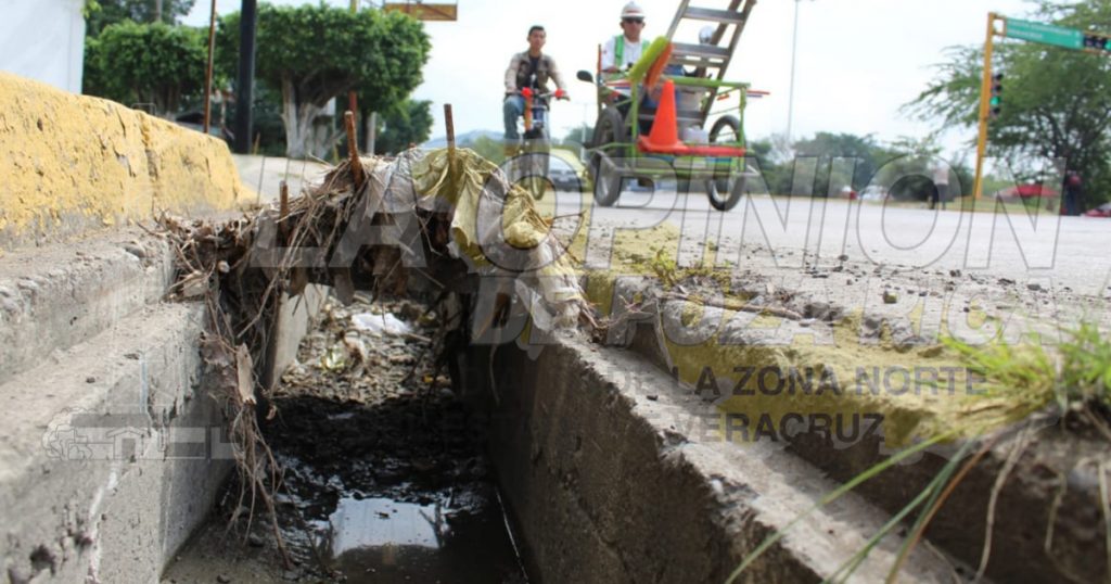 Se roban alcantarillas pluviales sobre bulevar central poniente