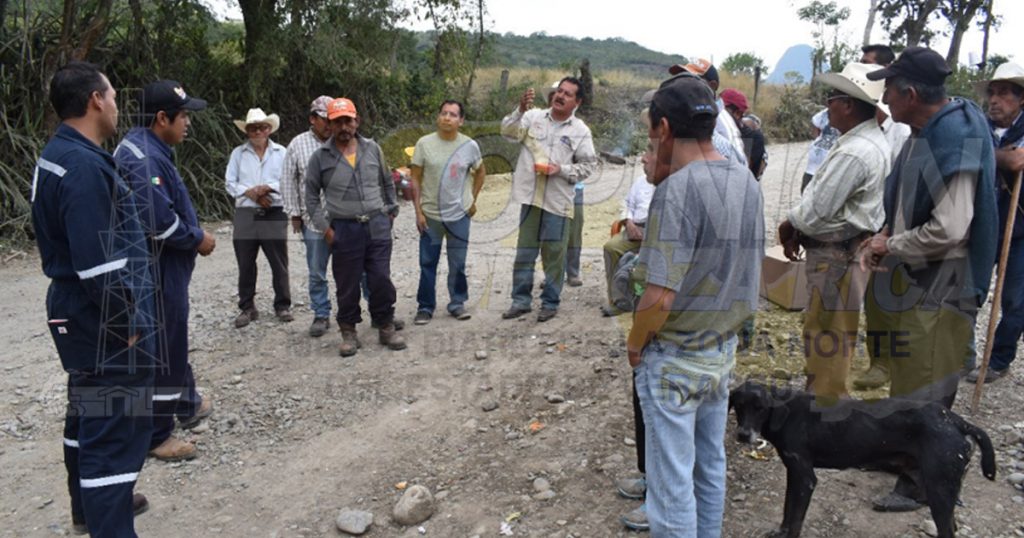 Sigue manifestación contra PEMEX y Perfolatina