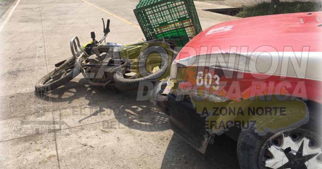 Taxista intenta dar vuelta en “u”, se motociclista y casi se mata