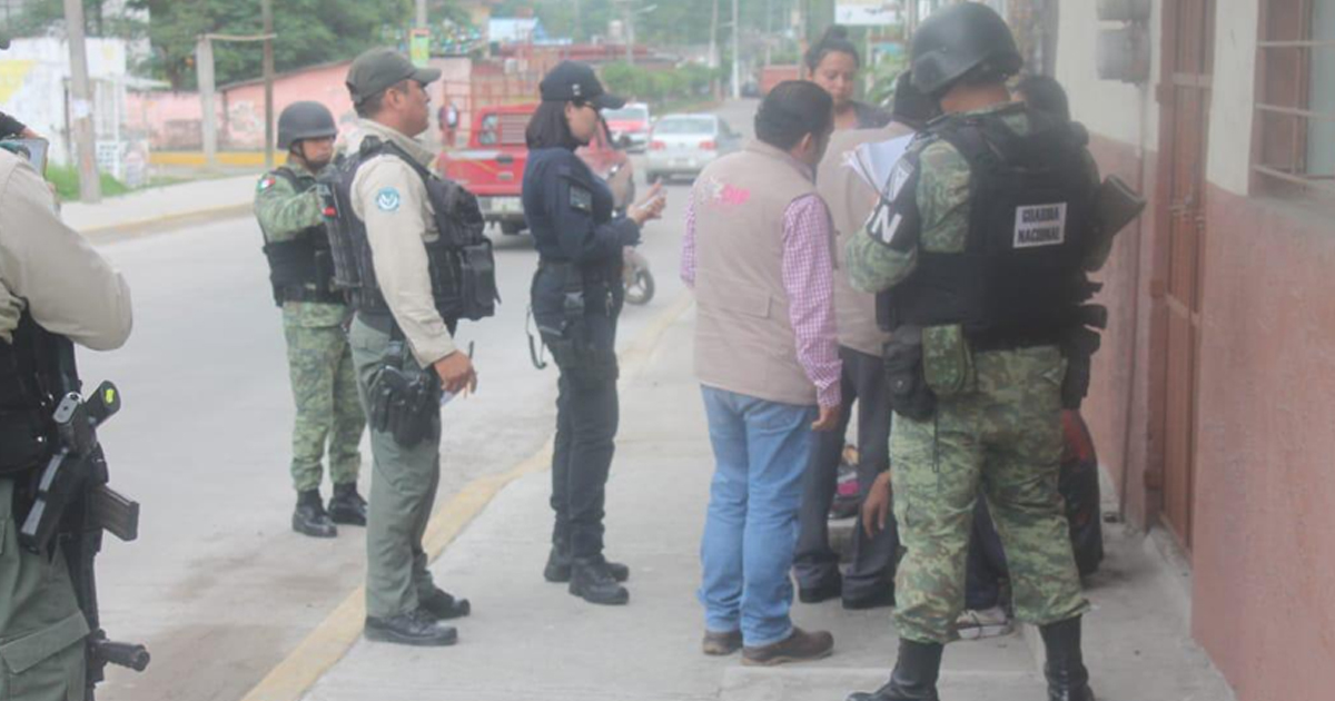 Niña se sale de su casa para no ser golpeada