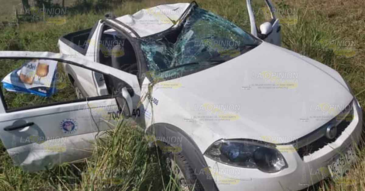 Grave mujer que volcó sobre la carretera federal No. 70 Tampico-Valles