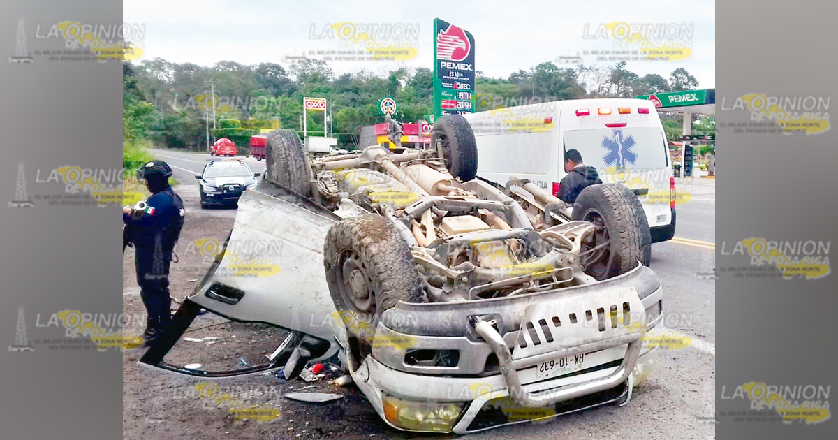 Celebra en grande, ebrio vuelca su unidad