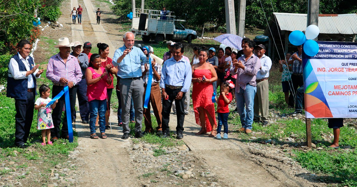 En El Mangal Jorge Vera entrega rampas que hacen más fácil los accesos