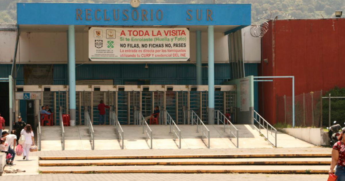 Arrestan a 11 funcionarios por fuga de reos del Reclusorio Sur