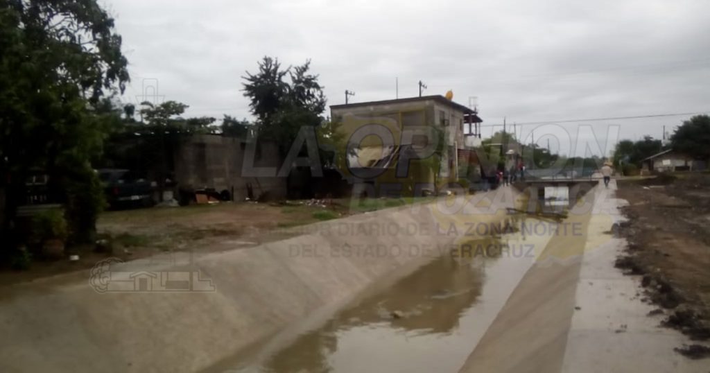 Darán saneamiento a canales a cielo abierto, en Pánuco