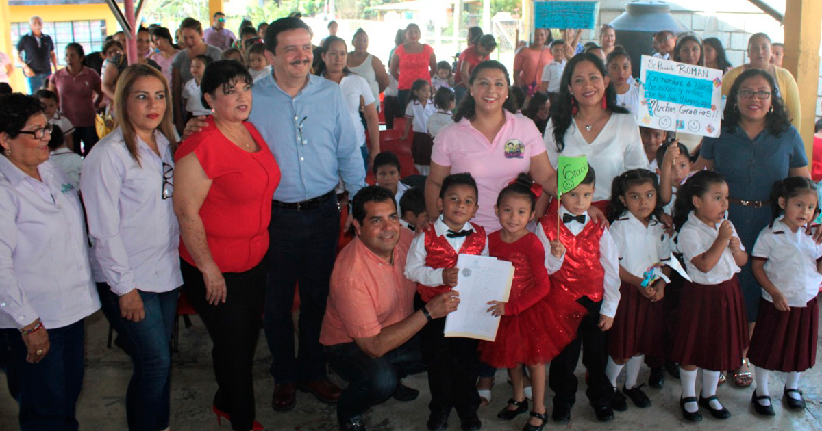 Hacen realidad la escrituración del jardín de niños "Federico Froebel"