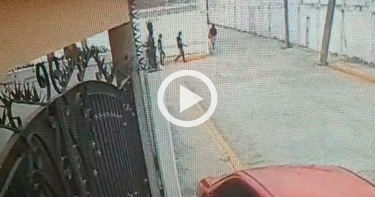 Videograban atraco a humilde mujer en la colonia aviación