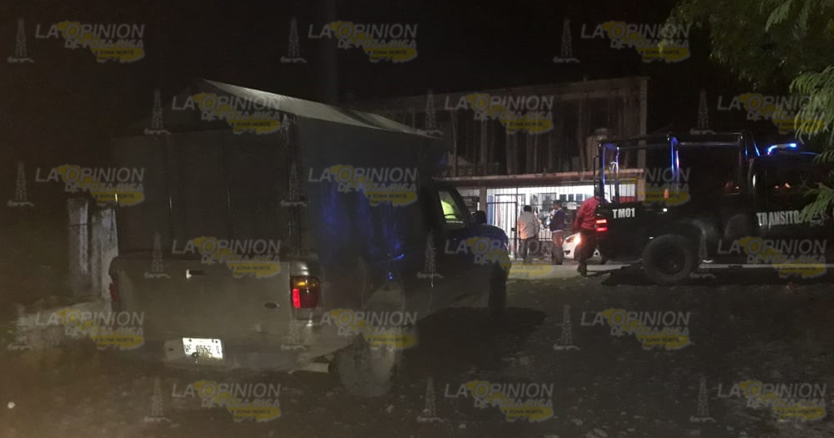 No midió su distancia y chocan camionetas