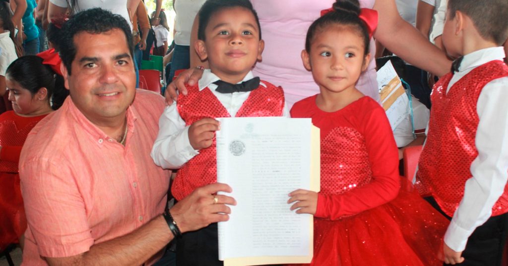 Hacen realidad la escrituración del jardín de niños "Federico Froebel"