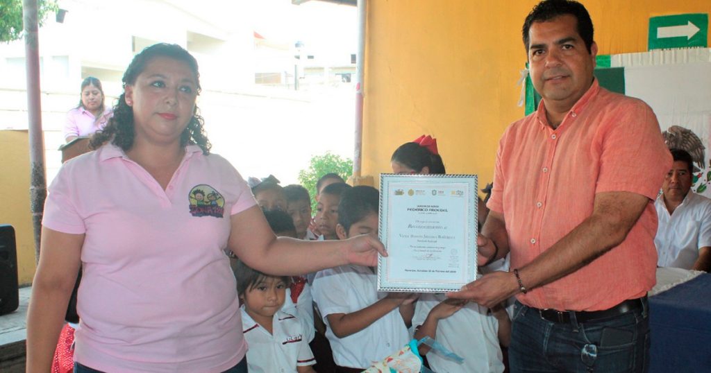 Hacen realidad la escrituración del jardín de niños "Federico Froebel"