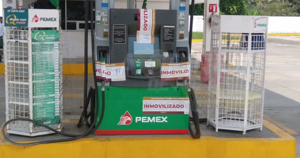 Clausura PROFECO gasolinera de Cazones