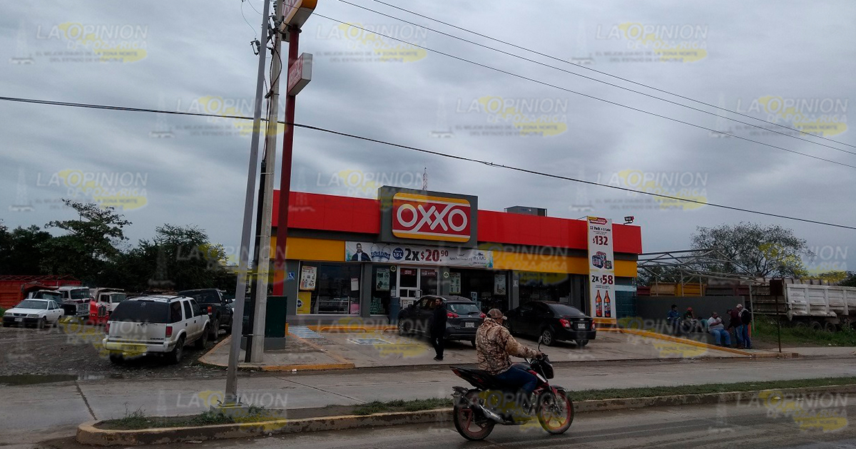 ¡Violento atraco a una tienda OXXO!