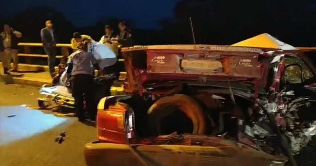 ¡Taxista y pasajeras volvieron a nacer!