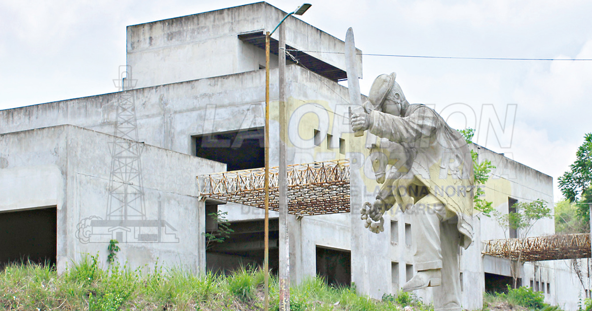 Tiraron dinero a la basura, hospitales sin funcionar
