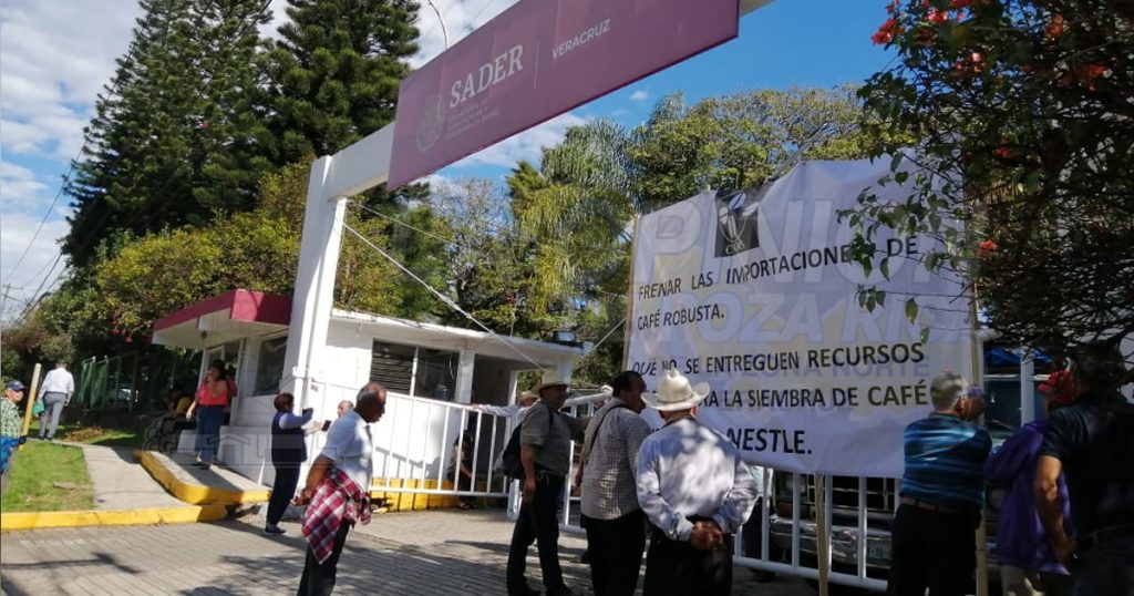 Denuncian subejercicio en la SADER