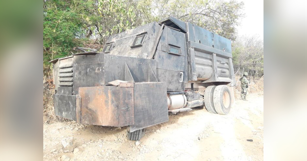 En Michoacán aseguran vehículo con blindaje y cartuchos útiles