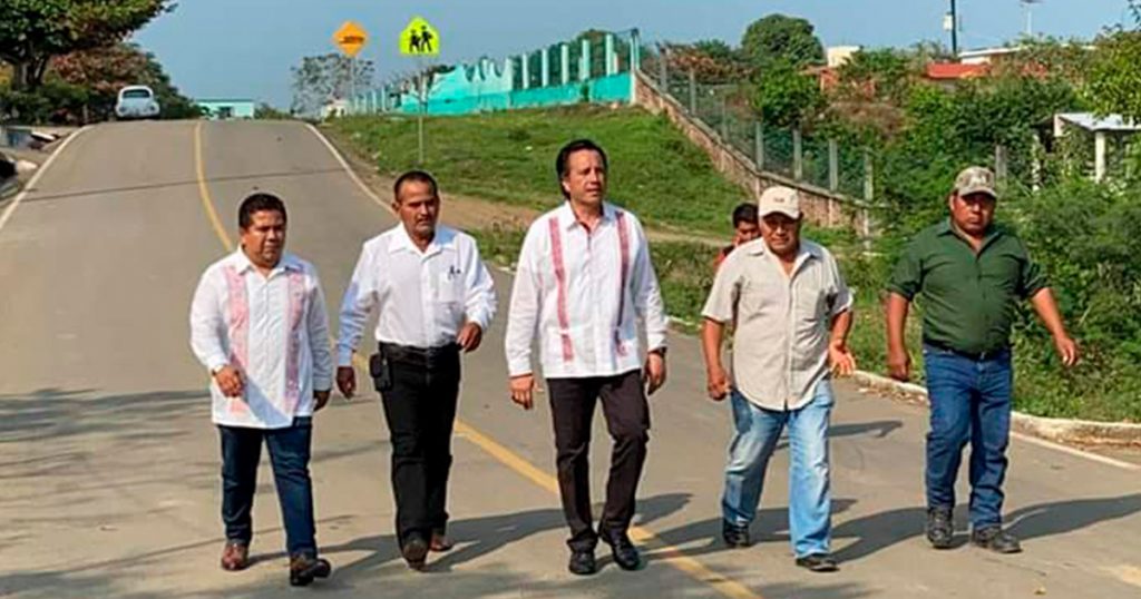 Gobernador y diputado Eric supervisan obra en el llano