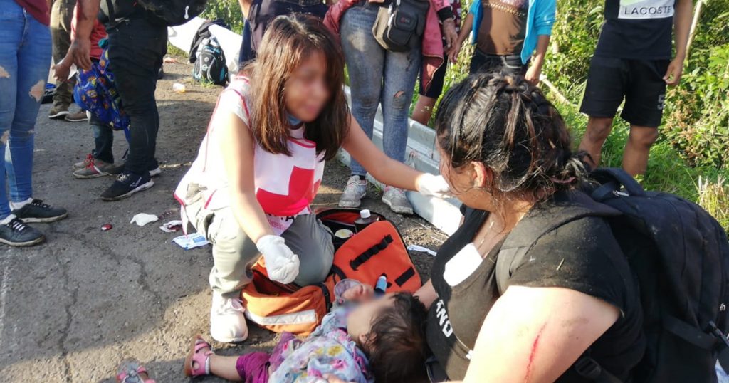 Choca torton con migrantes sobre la Carretera Federal 180