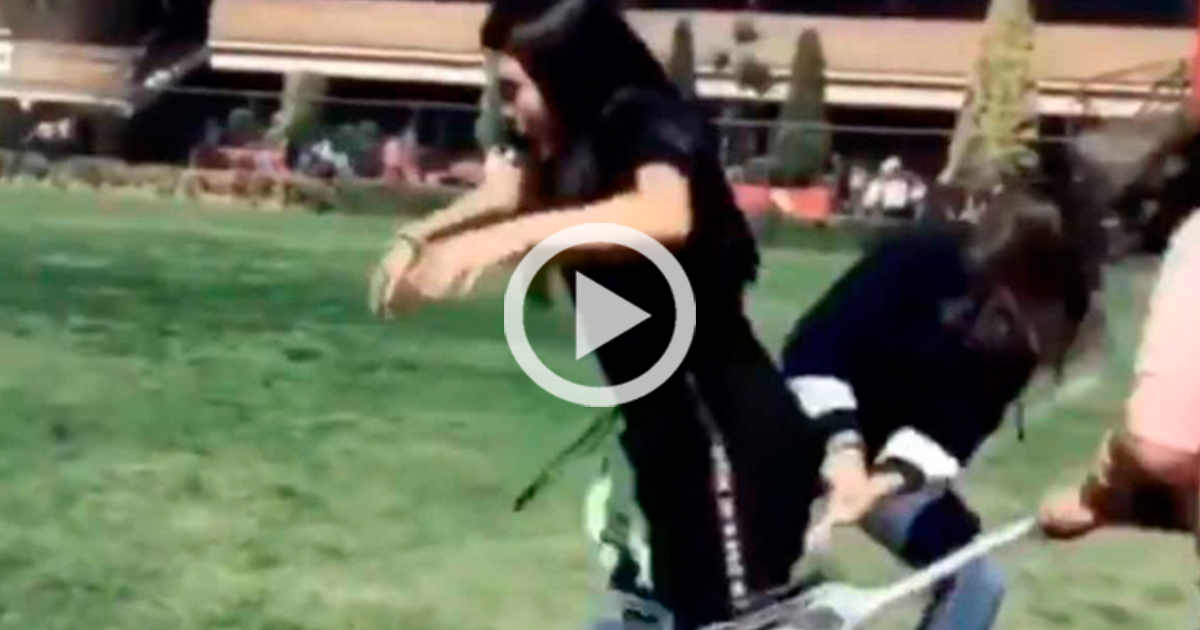 ¡Cuidado! Alertan por peligrosa broma viral entre jovencitas